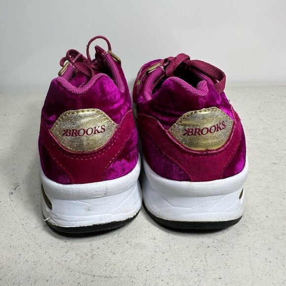 Brooks Maroon Velvet/Black Gold Running Shoe Sneaker 1102051D662 SZ 8 - Picture 5 of 8